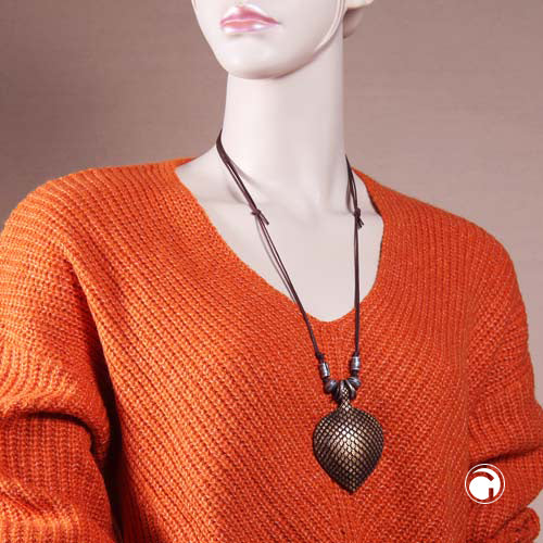 Kette „Schuppenblatt altmessingfarben“ – elegant, rustikal & handgefertigt