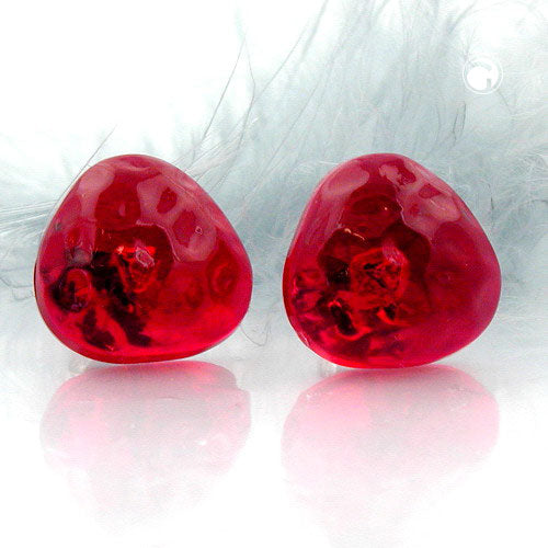 Stud earring 14mm triangle red-transparent hammered plastic
