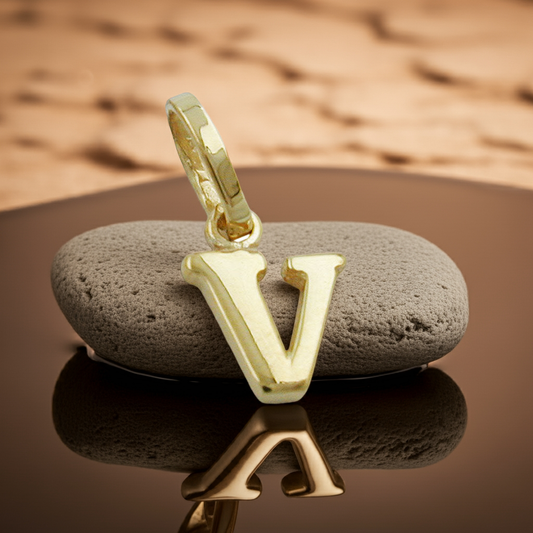 Pendant 8x6mm letter V shiny 9Kt GOLD
