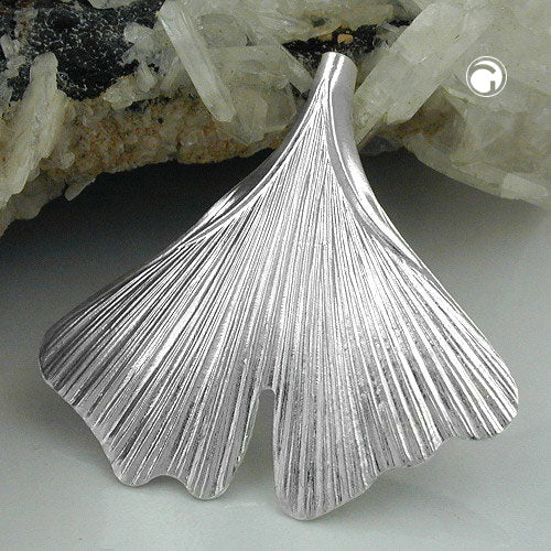 Pendant 24mm ginkgo leaf 9Kt white gold
