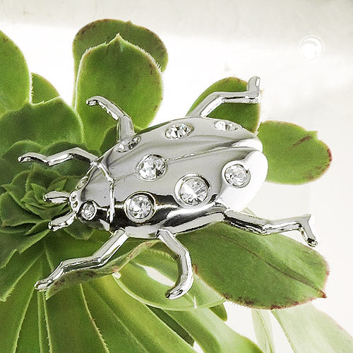 Suncatcher „53×55 mm Marienkäfer flach mit Glaskristallen“ – stilvoll silber-plattiert