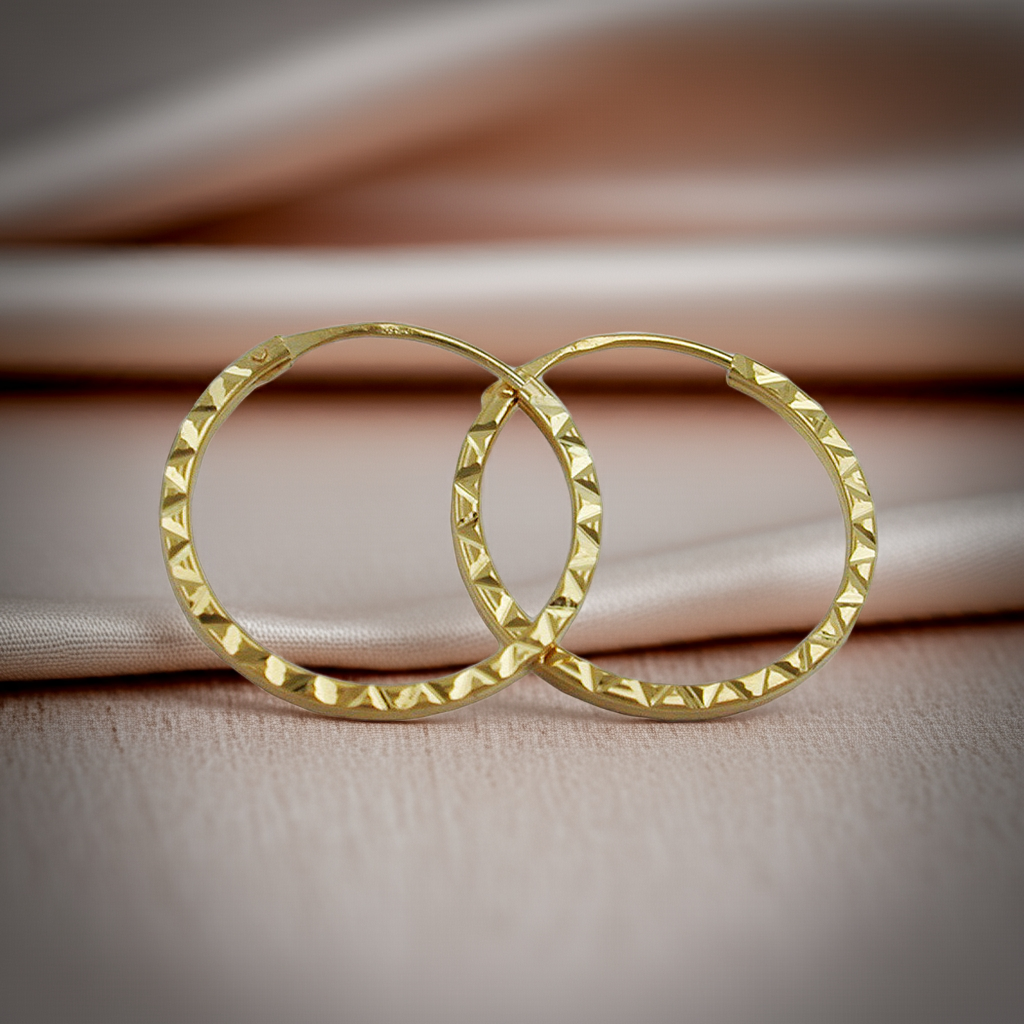 Hoop earring 17x1mm post closure pattern shiny diamond cut 9Kt GOLD