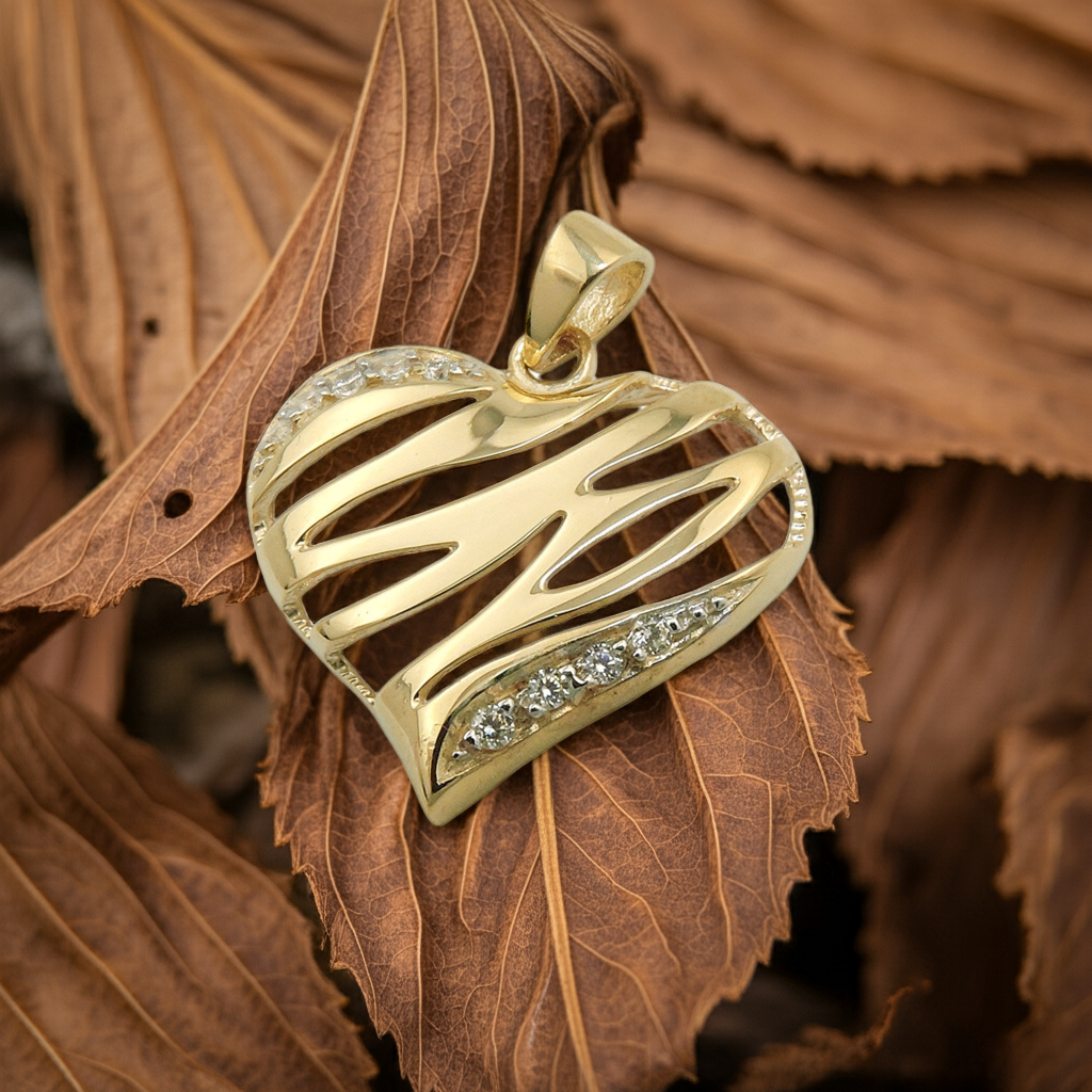 Pendant 17x20mm heart shiny with 9 zirconias 9Kt GOLD