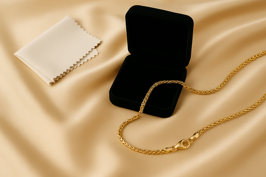 So pflegst du deinen Schmuck richtig – 5 einfache Tipps für langanhaltenden Glanz