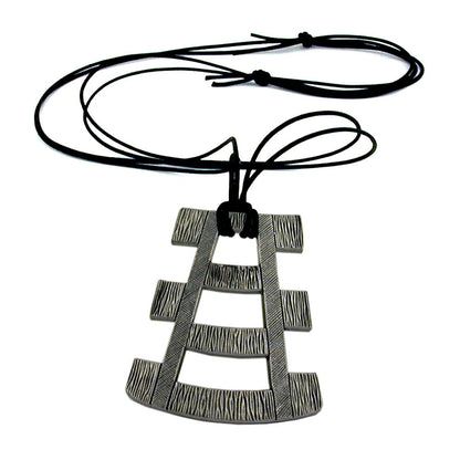 Kette 67x54mm mit Zinn-Anhänger 110cm