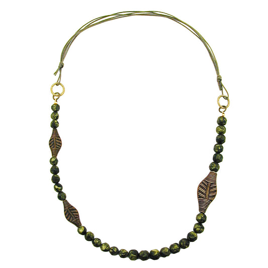 Necklace 3x leaf pearl olive 10mm beads olive green pressed cord olive 90cm