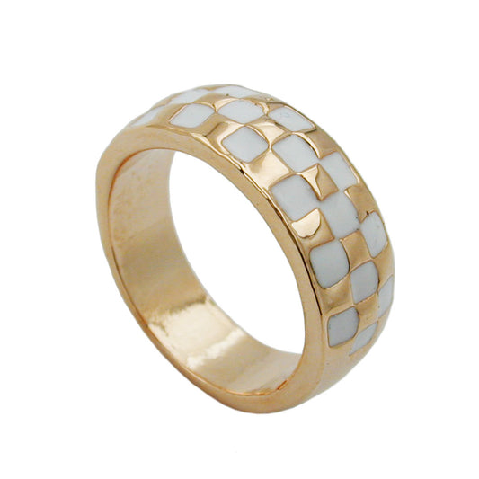 Ring 8mm Schachbrettmuster weiß emailliert vergoldet