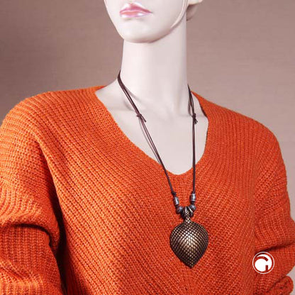 Kette „Schuppenblatt altmessingfarben“ – elegant, rustikal & handgefertigt