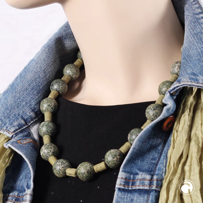 Kette 18mm Perle Kunststoff grün-matt gesprenkelt 56cm