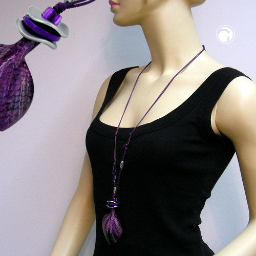 Kette 82x56mm Schuppenblatt Kunststoff lila marmoriert Kordel lila 95cm