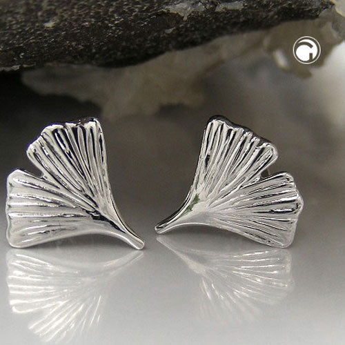 Stud earring 12mm ginkgo leaf shiny 9Kt white gold
