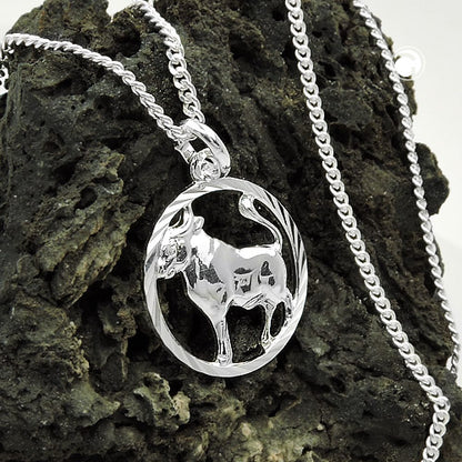 Sternzeichen-Anhänger „Stier“ aus 925 Silber – kraftvoll, beständig & stilvoll