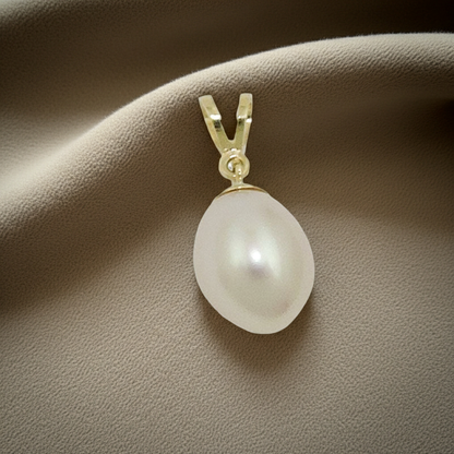Pendant approx. 10mm x 8.5mm freshwater cultured pearl oval 9Kt GOLD