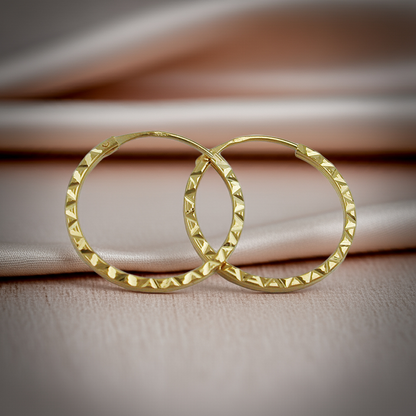 Hoop earring 17x1mm post closure pattern shiny diamond cut 9Kt GOLD
